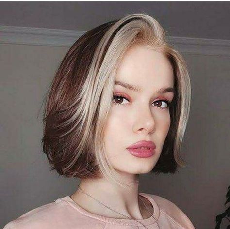 Money Piece Hair, Short Blonde Bobs, Peekaboo Hair, Taper Fade Haircut, Money Piece, Short Hair Balayage, Short Hair Color, Trendy Hair, Haircut For Thick Hair