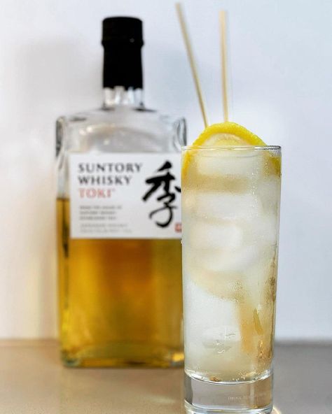 Japanese Vodka, Japanese Cocktails, Whiskey Lemonade, Sake Cocktail, Suntory Whisky, Cocktail Recipes Whiskey, Japanese Beer, Whisky Cocktail, Japanese Drinks