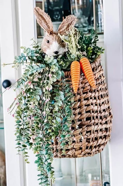 30 Modern Farmhouse Easter Decor Ideas » Lady Decluttered Farmhouse Easter Decor Ideas, Easter Porch Decor, Door Basket, Farmhouse Easter Decor, Easter Decor Ideas, Easter 2023, Easter Spring Decor, Farmhouse Easter, Easter Craft Decorations