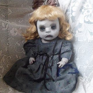 https://www.ebay.co.uk/itm/264048296430  https://www.facebook.com/ladyopheliamacbeth/ #creepydolls #haunteddolls #ooakdolls #horrordolls #halloweendolls #gothicdolls #weirddolls #darkdolls #gothic #horror #creepy Creepy Doll Halloween Costume, Diy Zombie Dolls, Diy Halloween Doll, Creepy Doll Halloween, Doll Horror, Creepy Baby Dolls, Halloween Witch Dolls, Creepy Costumes, Zombie Dolls