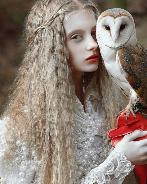 My another one, fantasy portrait with @olaszkolda model &  in costume from my talented Friend @agnieszkaosipa #agnieszkalorek #fantasy… Albino Animals, Fairytale Photography, Fantasy Portraits, Fantasy Photography, Arte Fantasy, 영감을 주는 캐릭터, Photo Reference, Art Reference Photos, Fantasy World