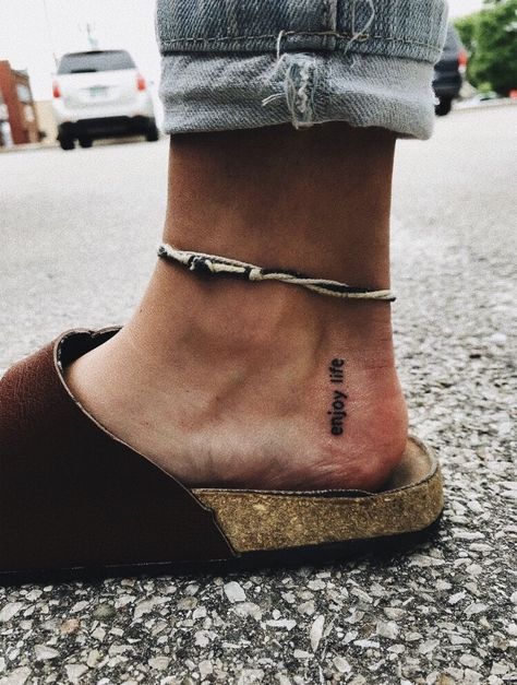 Pinterest: emafl1 ☆ Shape Tattoo, Small Tattoos With Meaning, Geometric Tattoos, Inspiration Tattoos, Small Tattoos Simple, Cat Tattoos, Tiny Tattoo, Sister Tattoos, Foot Tattoo