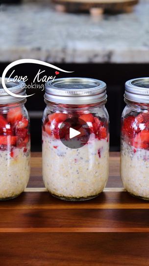 384K views · 5.5K reactions | Strawberry Cheesecake Overnight Oats Recipe. Overnight Oats are a healthy breakfast to make ahead and take on the go. There is no cooking required, just stir the ingredients together and refrigerate overnight to get a creamy and enjoyable serving of oatmeal to enjoy in the morning 🥰 You can savor it cold straight from the jar or warm it up in the microwave for a cozy option 😋 This recipe yields enough to fill four 12oz mason jars. STRAWBERRY CHEESECAKE OVERNIGHT OATS INGREDIENTS: ► 1/3 cup of oatmeal per jar ► 1/2 cup of almond milk per jar ► A squirt of honey per jar ► 1 tbsp per jar of instant cheesecake Jell-O ► 1 tsp chia seeds per jar ► 1 cup of strawberries per jar #mexican #mexicanfood #mexicanfoodie #easymeals #easyrecipe #recetafacil #hechoencasa # Strawberry Cheesecake Oats, Cheesecake Oats, Recipe Overnight Oats, Strawberry Cheesecake Overnight Oats, Oats With Chia Seeds, Cheesecake Overnight Oats, Easy Strawberry Cheesecake, Oatmeal Healthy, Oat Recipes Healthy