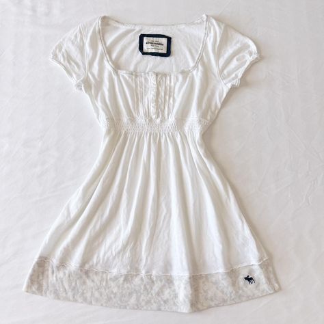 Abercrombie white milkmaid floral babydoll short... - Depop Abercrombie Aesthetic, Milkmaid Outfit, Cute Y2k Outfits, Babydoll Tops, Lace Mini Skirt, Vintage Abercrombie, Women White Blouse, 2000s Fashion Outfits, Simple Trendy Outfits