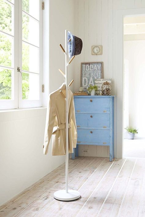 Yamazaki Plain Coat Hanger, White Hat And Coat Stand, Plain Coats, Modern Coat Rack, Standing Coat Rack, Hanger Rack, Coat Stands, Wooden Pegs, Modern Furniture Living Room, Coat Hanger