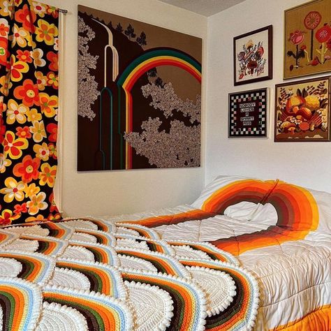 No Find Left Behind | Danielle on Instagram: "🧡🌈🏵🍄 So many amazing vintage goodies in one photo! Piecing this room together has been such a fun adventure. One of my favorite new finds is this rainbow afghan that PERFECTLY matches my bedspread. I have never ever seen this colorway before and I’m obsessed!! The star of the photo however is my amazing Rainbow 1977 BrandonHouseDesigns Canvas I got from @littlethimblethriftandvintage! This baby is 4 FEET by 4 FEET 🤯 Shoutout to my sweet sister @ 70s Trailer, Thrift Decor, Crochet Bedsheets, Rainbow Afghan, 70s Cottagecore, Brown Room, My Sweet Sister, 1970s Decor, Brown Rooms