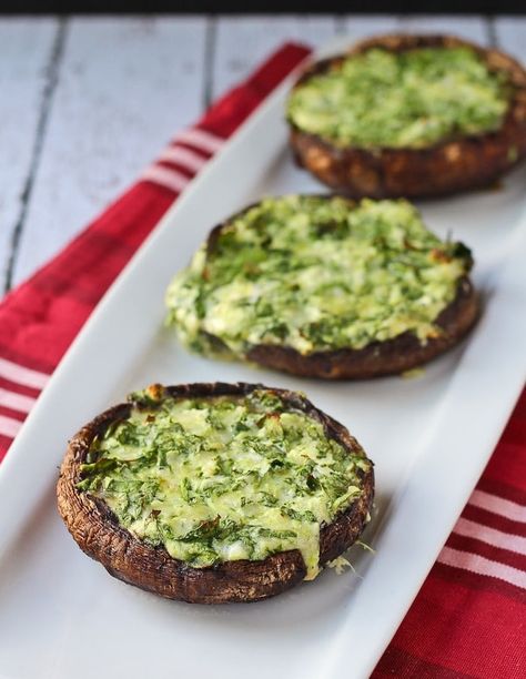 Grilled Portobella Mushroom Caps with Spinach and Cheese will become your must-have grilling side dish or vegetarian meal! Get the easy recipe on RachelCooks.com! Vegetarian Bbq Ideas, Veggie Bbq, Fish Bbq, Bbq Vegan, Grilled Kabob Recipes, Cheap Diet, Grilled Side Dishes, Grilling Recipes Sides, Vegetarian Bbq