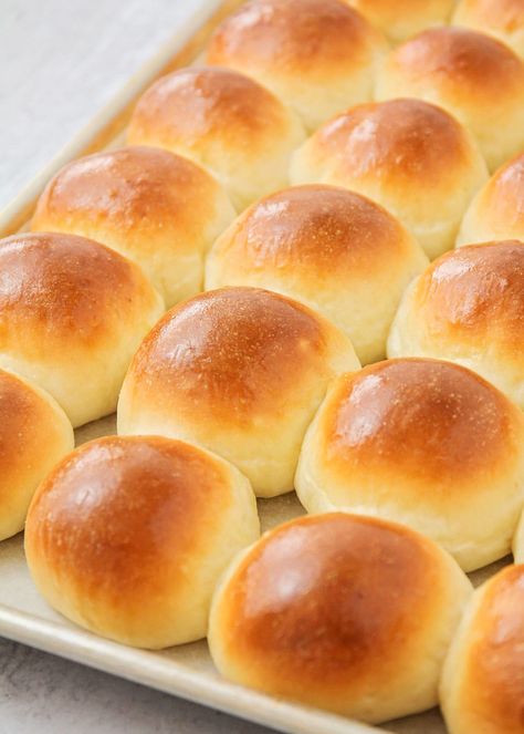 Potato Dinner Rolls Recipe, Potato Roll Recipe, Potato Bun Recipe, Potato Rolls Recipe, No Yeast Dinner Rolls, Potato Rolls, Instant Potatoes, Potato Dinner, Buttermilk Fried Chicken