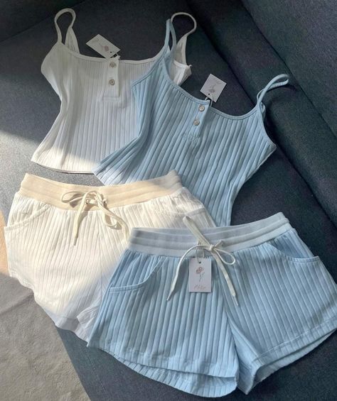 Cute Pyjama Aesthetic, Sleepwear Aesthetic, Pajamas Aesthetic, Summer Pjs, Cute Pjs, Pajama Fashion, Cute Sleepwear, Cute Pajama Sets, Pajama Outfits