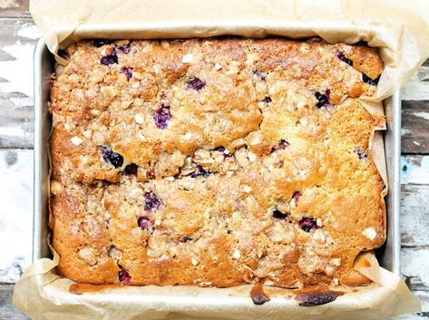 Blueberry Butter Cake with Almond Streusel - Fresh Flavorful Blueberry Snacks, Blueberry Coffee, Blueberry Coffee Cake, Cinnamon Milk, Homemade Butter, Crumb Topping, Streusel Topping, Butter Cake, Snack Cake