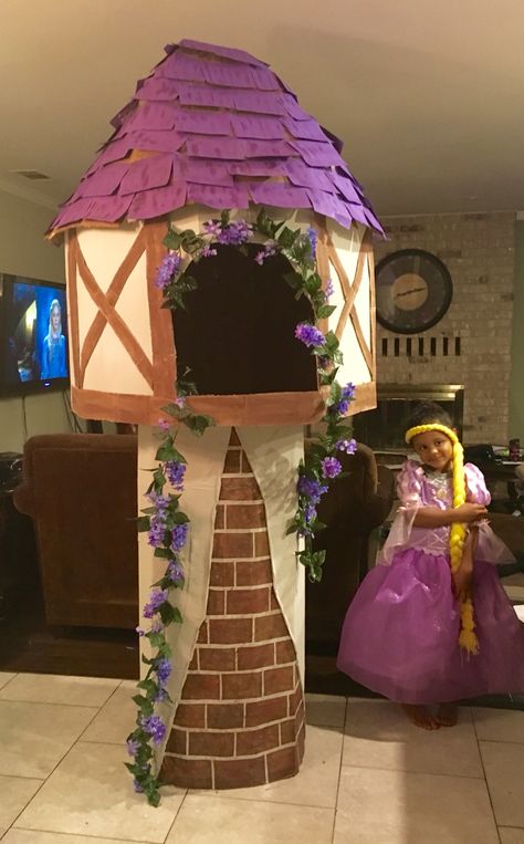 Rapunzel tower Photobooth Ideas Party, Tangled Party Decorations, Homecoming Floats, Rapunzel Cake, Rapunzel Tower, Homecoming Themes, Tangled Birthday Party, Photobooth Ideas, Rapunzel Birthday Party