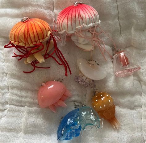 Aura Azul, Jellyfish Keychain, Sea Jellies, Coral Art, Water Aesthetic, Buy List, Cute Keychain, Marine Animals, Cute Little Things