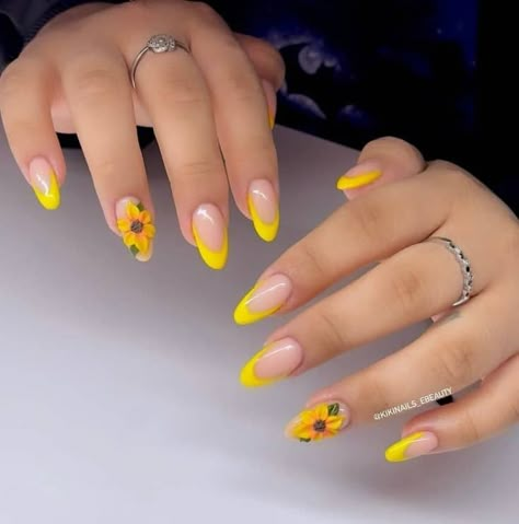 Red And Sunflower Nails, Sunflower French Nails, Sunflower Yellow Nails, Yellow Sunflower Nails, Yellow French Tip Nails, Sunflower Nail Designs, Sunflower Nail, Pretty Pedicures, 3d Sunflower