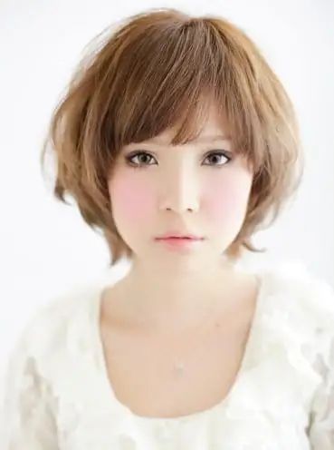 Romantic Wavy Hair, Asian Short Hairstyles, Asian Hairstyle, Korean Hairstyles Women, Oblong Face Hairstyles, Oblong Face, Asian Hairstyles, Oblong Face Shape, Long Face Shapes