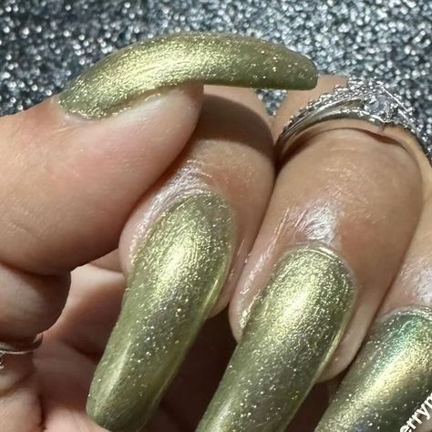 Mani Nails, Pale White, Green Polish, Sage Green, Cat Eye, White Gold, Glitter, Green