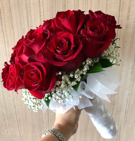 Cheap Bridal Bouquet Singapore | Wedding Flowers Singapore | Flower – JW FLORIST Wedding Bouquets Bride Pink, Pink Roses Bouquet Wedding, Biznis Ideje, Cheap Bridal Bouquets, Red Rose Bridal Bouquet, Red Rose Bouquet Wedding, Pink Rose Wedding Bouquet, Red Bridal Bouquet, Singapore Wedding