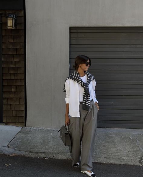 Trending Spring Outfits, Grey Trousers Outfit, September Outfits, Minimalistic Outfits, Modest Casual Outfits, Spring Trends Outfits, Trendy Spring Outfits, Minimalist Fashion Women, Shirt Outfits