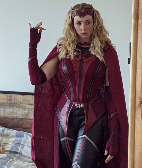 Superhero Cosplay Female, Willow Park Inspired Outfits, Cosplay Ideas Marvel, Womens Cosplay Ideas, Marvel Cosplay Ideas, Halloween Costumes Scarlet Witch, Comicon Cosplay Ideas, Marvel Cosplay Women, Comicon Costume Ideas