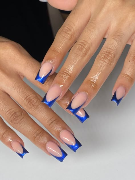 Prom Nails Acrylic Classy Blue, Dark Blue French Tip Acrylic Nails, French Blue Chrome Nails, Metallic Blue French Nails, Navy Blue Chrome French Tip, Dark Blue With Chrome Nails, Chrome Royal Blue Nails, Navy Blue Chrome French Tip Nails, Blue Metallic French Tip Nails