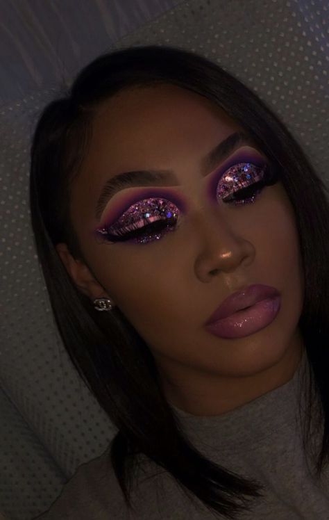 Discontinued Makeup, Birthday Makeup Looks, Make Up Designs, Glitter Makeup Looks, Drag Make-up, Birthday Makeup, Glamour Makeup, Make Up Looks, Dark Skin Makeup