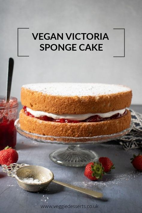 Vegan Victoria Sponge, Victoria Sponge Recipe, Healthy Vegan Dessert, British Cake, Vegan Vanilla Cake, Sponge Recipe, Cheesecake Vegan, Victoria Sponge Cake, Sponge Cakes