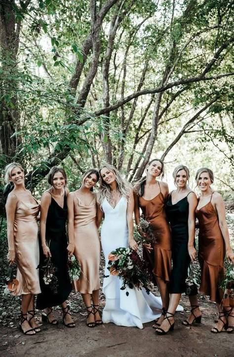 fall copper champagne and black wedding bridesmaid dress ideas Timeless Bridesmaid Dress, Metallic Wedding Colors, Dressing Table Ideas, Fall Bridesmaids, Wedding Color Combos, Metallic Wedding, Fall Bridesmaid Dresses, Green Wedding Colors, Mismatched Bridesmaids