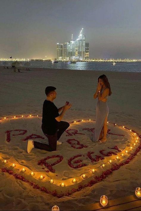 Unique Proposal Ideas For Unforgettable Pop The Question ★ #engagementring #proposal Proposal Ideas At Home, Proposal Ideas Simple, Proposal Ideas Beach, Unique Proposal Ideas, Wedding Proposal Ideas Engagement, Surprise Proposal Pictures, Cute Proposal Ideas, Couple Dps, Creative Proposals