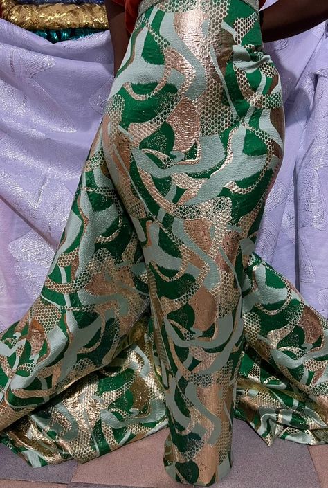 Exclusive🛍️ Brocade Damask:55,000naira for 5yards Contact:07030704435 Brocade fabric is highly prized for its beauty and elegance. It typically features a raised pattern or design. It is often made from silk or other high-quality materials and has been used for centuries in clothing, upholstery, and other decorative applications. The most common colors used in brocades are gold, silver, and red, which are often associated with wealth and prosperity. Damask Material, Wealth And Prosperity, English Style, Brocade Fabric, Classy Outfits, Damask, Upholstery, Silk, High Quality