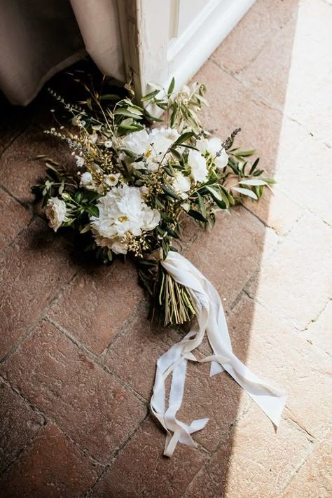 Bridal Bouquet Green, Tuscan Wedding Theme, Tuscany Wedding Theme, Villa Lena, White And Green Bouquet, Rustic Bridal Bouquet, Wedding Bouquet Ribbon, Gold Wedding Bouquets, Olive Branch Wedding