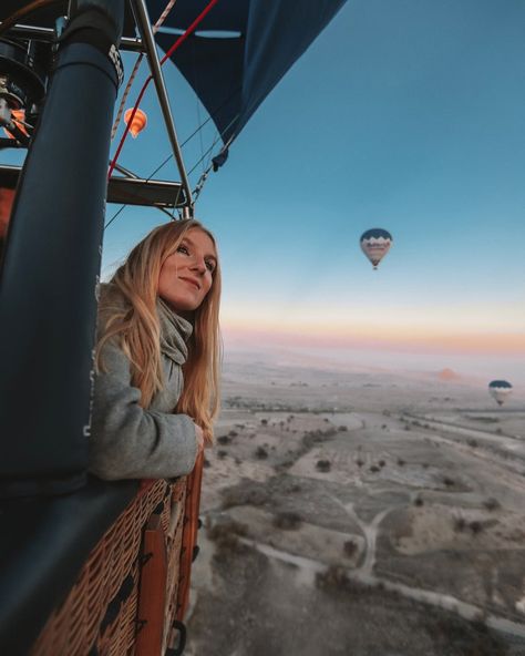 Ride on a hot air balloon in Cappadocia Temple Of Queen Hatshepsut, Queen Hatshepsut, Hot Air Balloons Photography, Luxor Hotel, Arizona Vacation, Balloon Pictures, Hot Air Balloon Festival, Balloon Flights, Valley Of The Kings