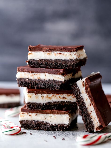 Jump to Recipe Leave a ReviewThese layered dark chocolate peppermint cookie bars are easy to make and so delicious! I’ve had my eye on these chocolate peppermint bars since I first saw them in a Better Homes and Garden magazine. They’re so simple, and I love the look of all those layers. There’s a crust … Peppermint Bars, Peppermint Cookie, Chocolate Peppermint Cookies, Peppermint Cream, Garden Magazine, Peppermint Cookies, Better Homes And Garden, Chocolate Peppermint, Cannoli