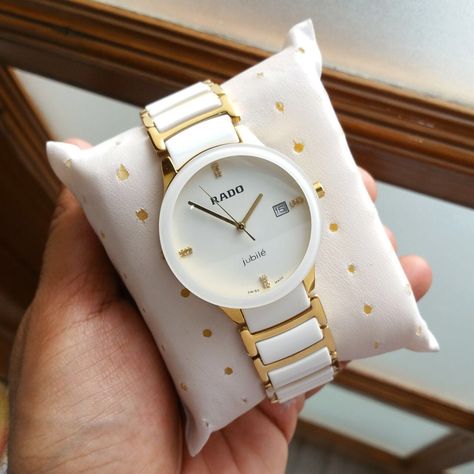 🌟 Rado Brand boxes In-Stock & Couple Watch Ready to ship 🌟  # Rado # For Couple # 7A Only # Jubilee (White Gold) # Features-Working date, full ceramic scratch resistant white n gold chain  ✨ New updated price & Free 2 Rado brand boxes✨  Available @ Rs 3000+Ship (Each Watch) Ladies Watches Classy Elegant, Ladies Watches Classy, Rado Watches Women, Elegant Watches Women, Anniversary Bands For Her, Dress Watches For Men, Movado Womens Watch, Watches Women Michael Kors, Pretty Watches