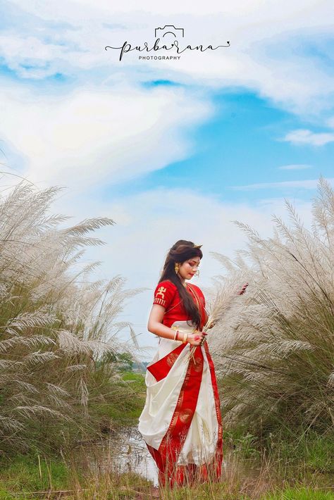 Agomoni Shoot Durga Model Photography, Kashful Photography Ideas, Durga Look Photoshoot, Durga Puja Look In Saree, Bengali Durga Puja Look, Durga Maa Photoshoot, Bengali Look For Durga Puja, Bengali Look Photoshoot, Bengali Durga Puja Photography