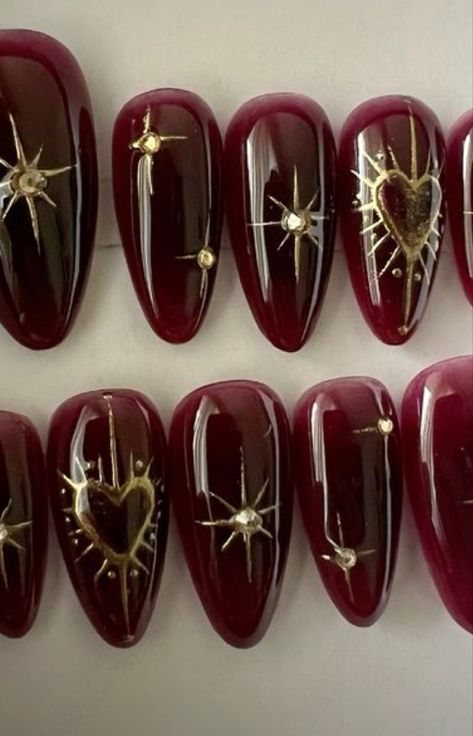 Burgundy Nails Gold Accent, Red And Gold Nails Square, Nail Gelish Design, Winter Solstice Nails, Red And Gold Nail Designs, Almond Acrylic Nails Designs, Vampire Nails, Red And Gold Nails, Punk Nails