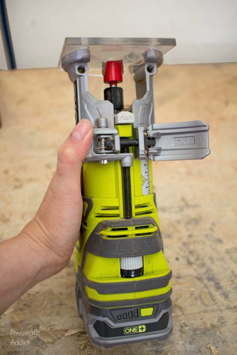 How To Use A Router For Beginners, Ryobi Router, Best Wood Router, Small Router, Hand Held Router, Hand Router, Diy Wooden Planters, Diy Router, Woodworking Tools Router