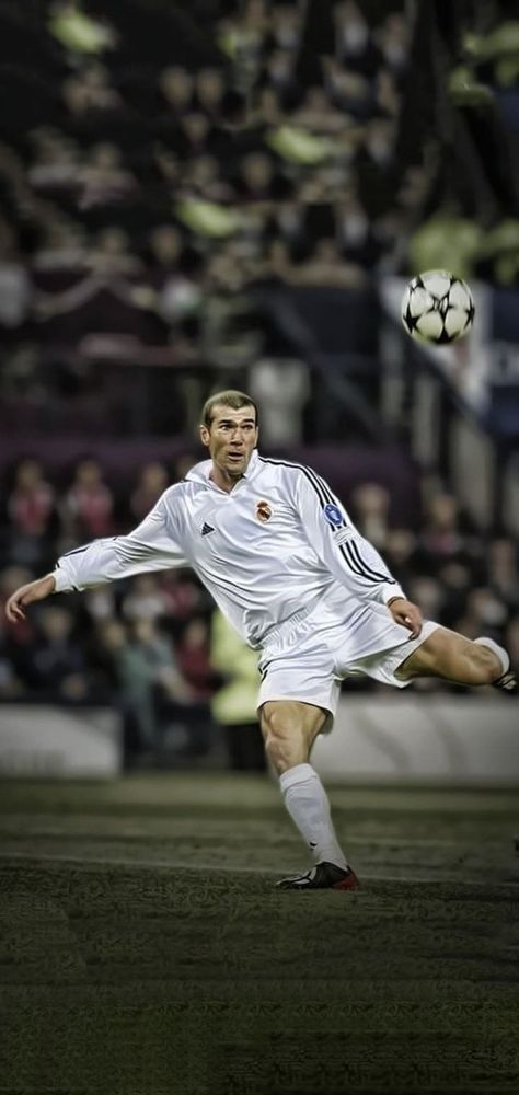 Zidane 🖤👑 Zidane Wallpaper, Zinedine Zidane Real Madrid, Real Madrid Champions League, Real Madrid Football Club, Real Madrid Logo, Real Madrid Club, Real Madrid Team, Football Players Images, Real Madrid Wallpapers