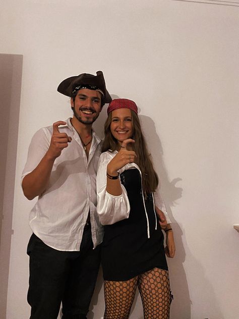 Couples Pirate Costume Halloween, Pirate Couple Halloween Costumes, Couple Pirate Costume Halloween, Hippie Couple Costume, Pirate Halloween Costumes Men, Men Pirate Costume, Pirate Costume Couple, Pirate Couple, Hippie Couple