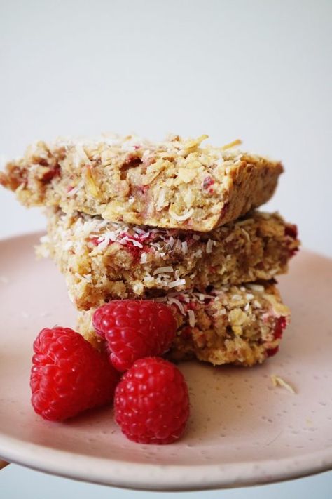 Oat Slice Healthy, Morning Teas, Nutrition Student, Oat Slice, Health Bars, Slice Recipes, Beautiful Baking, Healthy Slice, Raspberry Coconut