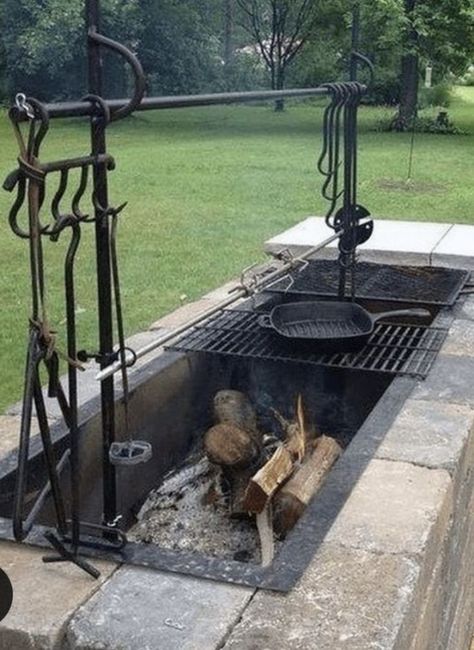 Outdoor Fire Pit Designs, Kitchen Design Layout, Outdoor Kitchen Ideas, Landscaping Flowers, Outdoor Kitchen Design Layout, Fire Pit Designs, Backyard Fire, Landscaping Design, Fire Pit Backyard