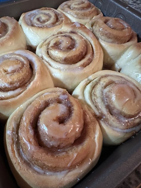 Quicker Cinnamon Rolls with a Bread machine Bread Machine Cinnamon Rolls, Bread Machine Rolls, Orange Cinnamon Rolls, Yeast Roll, Breadmaker Recipes, Quick Cinnamon Rolls, Cinnabon Cinnamon Rolls, Cinnamon Roll Bread, Autumn Baking