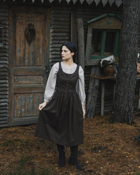 Autumn has finally arrived… Which means that we can officially wear our preferred dark clothes! Which dark design is your favorite in our current collection? 🖤 👩🏻 : @violette.roseliere, wearing the black “Matilda ” dress with the beige “Mara” blouse. . . . . #cottagecoreaesthetic #ethicalbrand #cottagecore #darkhobbitcore #wicca #vintagecore #darkcottagecore #sustainablefashion #darkacademia #ethicalfashion #ethicallymade #ethicallycertified #sustainablebrand #renfaire #sustainablymade #ethi... Nordic Aesthetic Fashion, Folk Goth, Dark Cottagecore Fashion, Wedding Guest Outfit Inspiration, Goth Cottagecore, Nordic Aesthetic, Dark Clothes, Dark Design, Dark Cottagecore