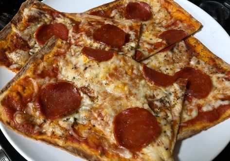 Lavish Bread Recipes, Lavash Bread Pizza, Lavash Bread Recipe, Pizza Macaroni, Lavash Recipes, Better Eating Habits, Lavash Bread, New Food Recipes, Lunch Snack Ideas