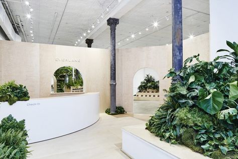 Everlane Shoe Park by Robert Storey Retail Store Display, Retail Interior Design, Retail Inspiration, Nyc Park, Urban Oasis, Retail Interior, Shop Interiors, Shop Interior Design, Pop Up Store