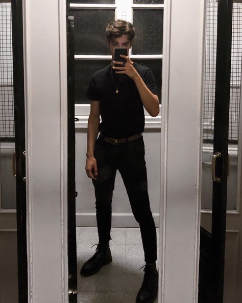 Cute Guy Outfits, Police Outfit, Eve Outfit, Mens Outfit Inspiration, New Years Eve Outfits, Streetwear Men Outfits, Fashion Mode, Mens Streetwear