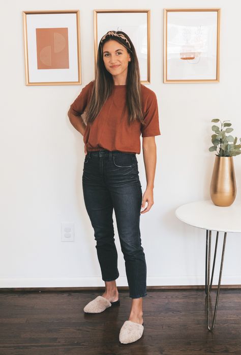 Womens Casual Comfy Outfits, Casual Day Work Outfit, Flat Mules Outfit Fall, High Waisted Jean Outfits, Business Casual Mules Outfit, Spring Summer Casual Outfits, Spring Work Outfits Casual, Colorful Casual Outfits Spring Summer, Teacher Outfits For Summer