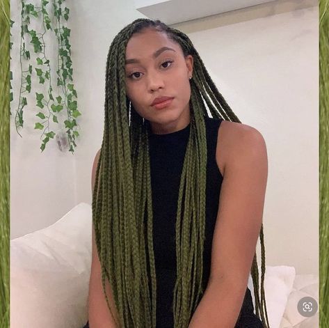 Yarn Braids Styles Black Women, Dark Green Braids, Green Knotless Braids, Green Knotless, Yarn Braids Styles, Green Braids, Afro Styles, Small Box Braids, Medium Box Braids