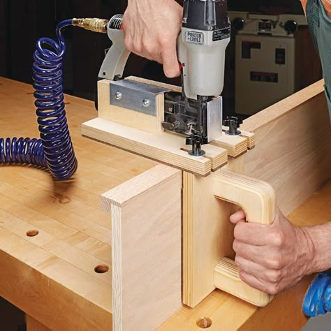 Woodsmith Plans, Woodworking Jig Plans, Flush Trim, Router Jig, Brad Nailer, Woodworking Jig, Homemade Tools, Woodworking Jigs, Woodworking Bench