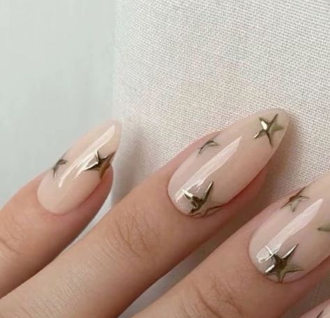 Small Star Nails, Gold Stars Nails, Stars Nails Design, Gold Star Nails, Star Girl Nails, Holiday Nail Inspo, Painted Stars, Nails Holiday, Unghie Sfumate