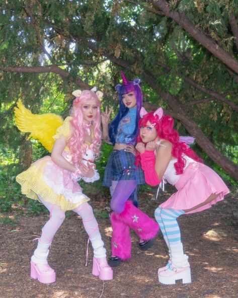 Finn And Bubblegum Costume, Flutter Shy Costume, Trixie Lulamoon Cosplay, Pinkie Pie Halloween Costume, Princess Celestia Cosplay, Fluttershy Halloween Costume, Pinky Pie Costume, Sunset Shimmer Cosplay, Cute Cosplay Ideas