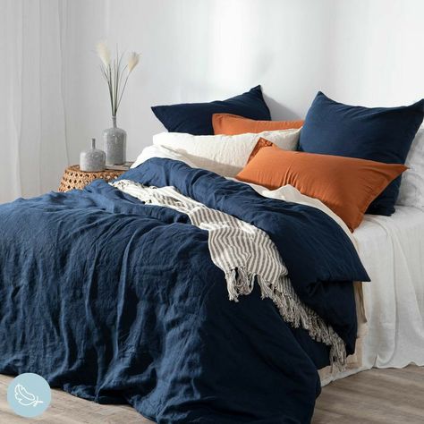 Navy Bedrooms, Casa Vintage, Style Deco, Spare Bedroom, Modern Bedroom Design, Bed Sets, Blue Bedding, Blue Bedroom, Quilt Cover Sets